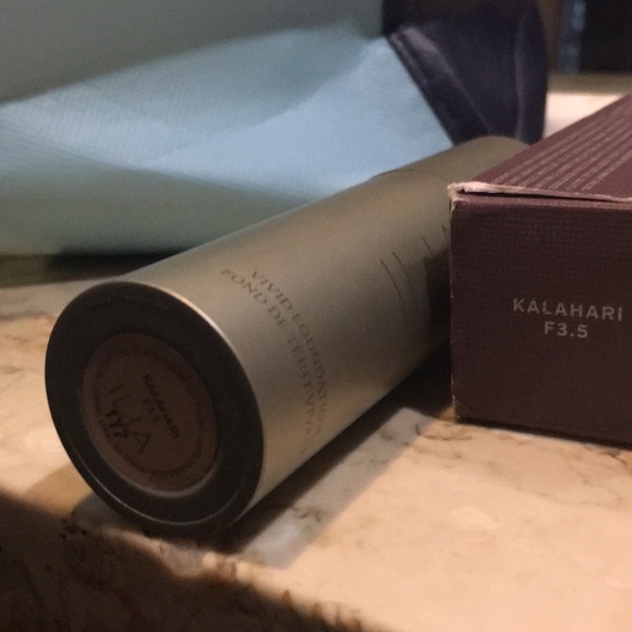 Ilia vivid foundation F3.5 Kalahari NWT - Picture 2 of 3